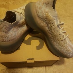 Adidas  yeezy  boost size 8
